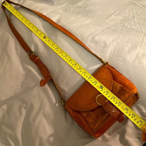 Beautiful leather bag. Handmade by artisan leather artist in south India. - Picture 14 of 16